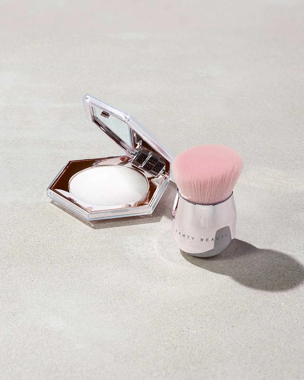 Face & Body Kabuki Brush 160 Fenty Beauty