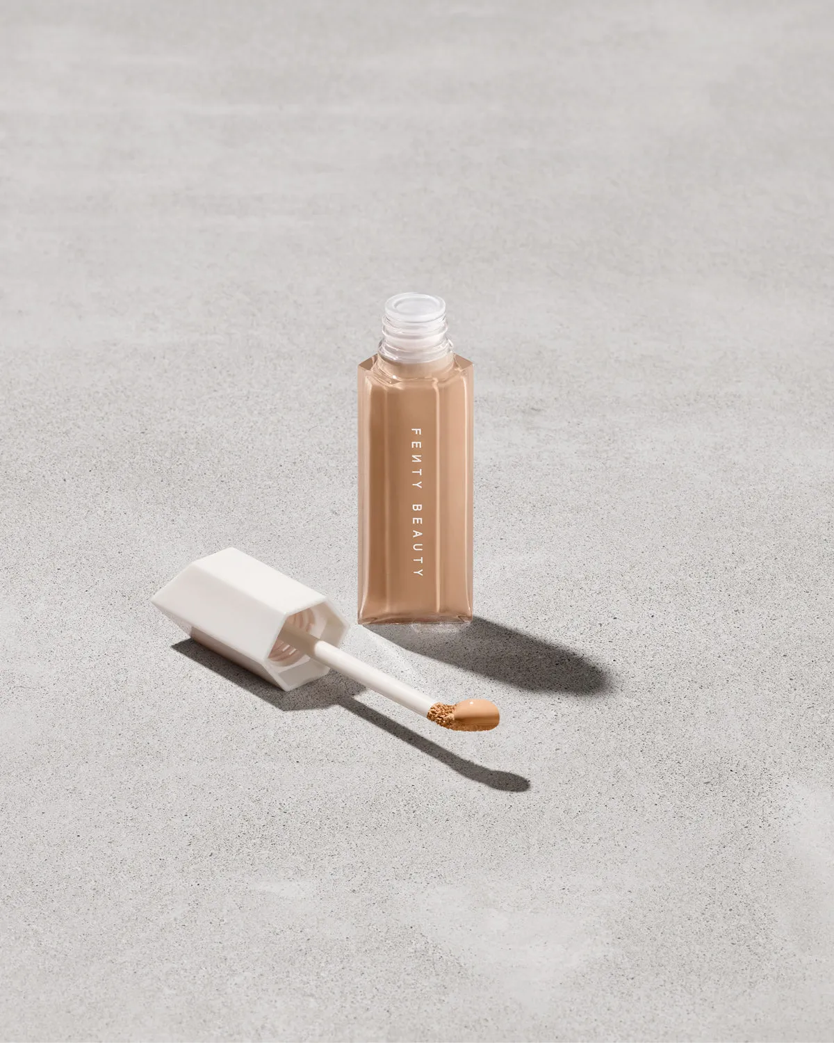 We're Even Hydrating Longwear Concealer — 260N Fenty Beauty